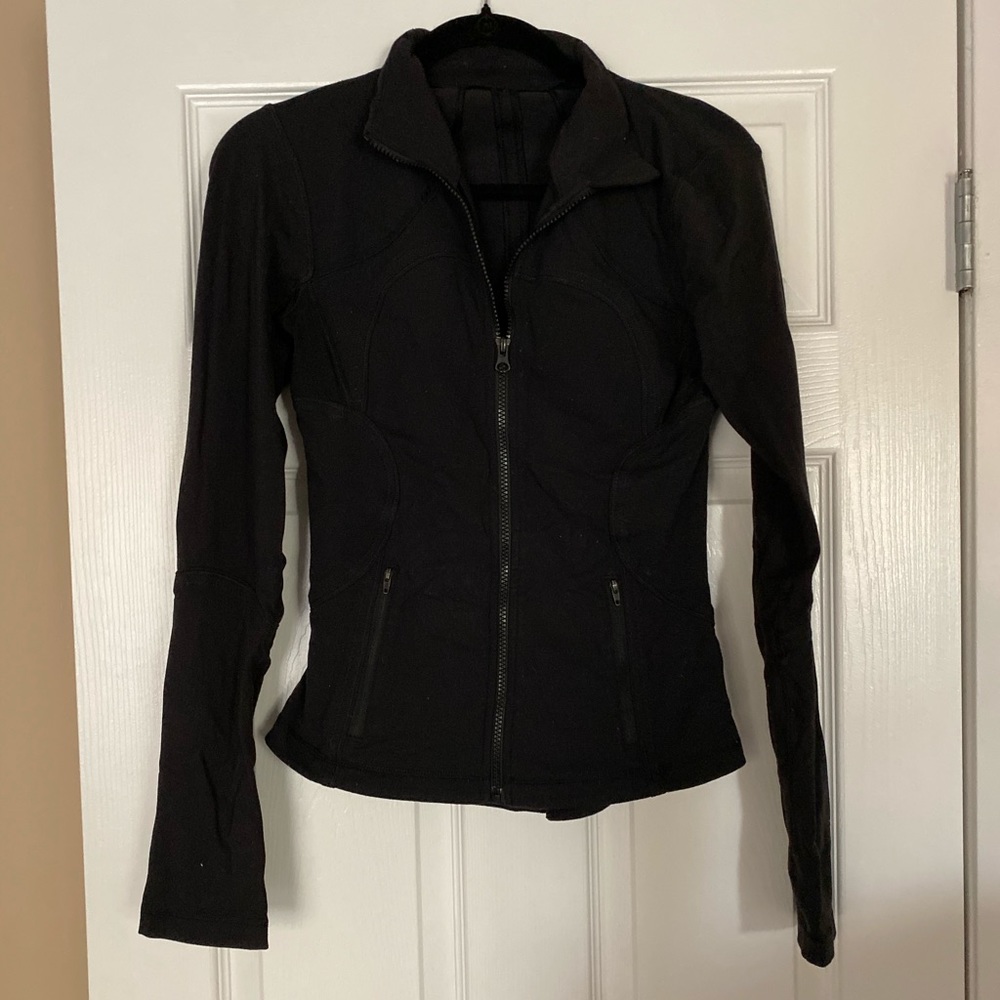 Black lulu jacket size 6, like new
